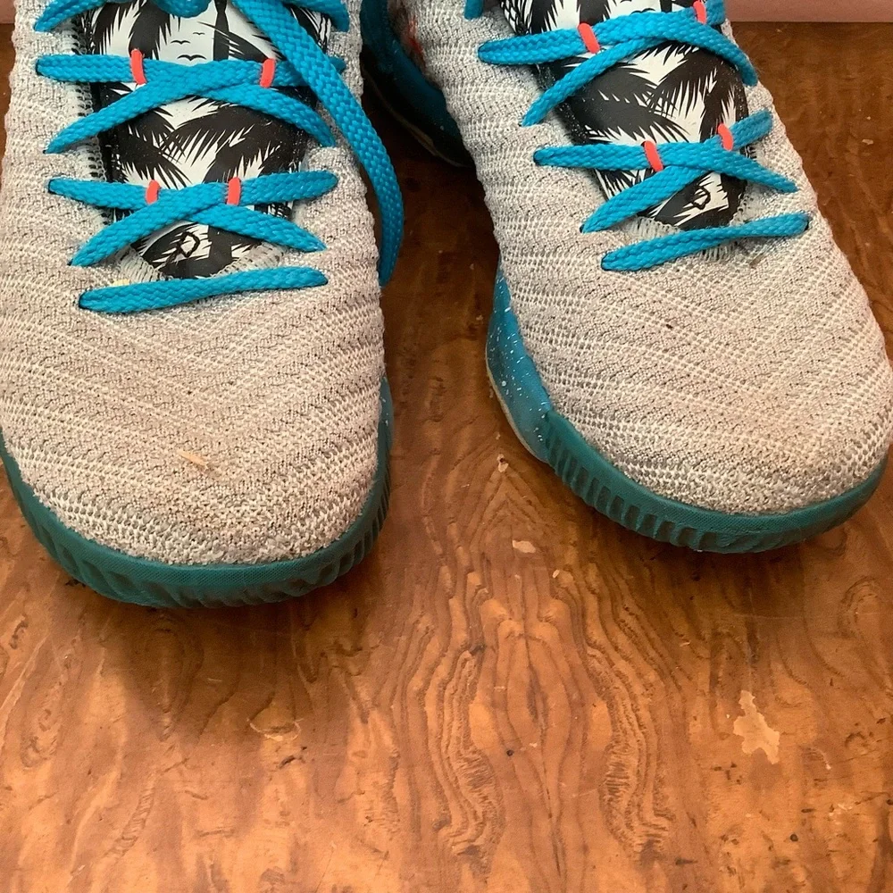 Nike Lebron AQ2465-078 Size 5Y Sneakers